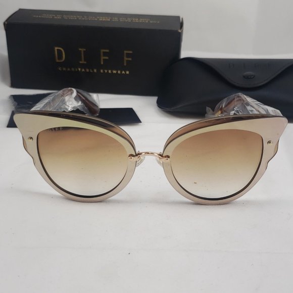 Delilah Sunglasses w/Carrying Case Cat Eye Mirrore - Picture 2 of 4